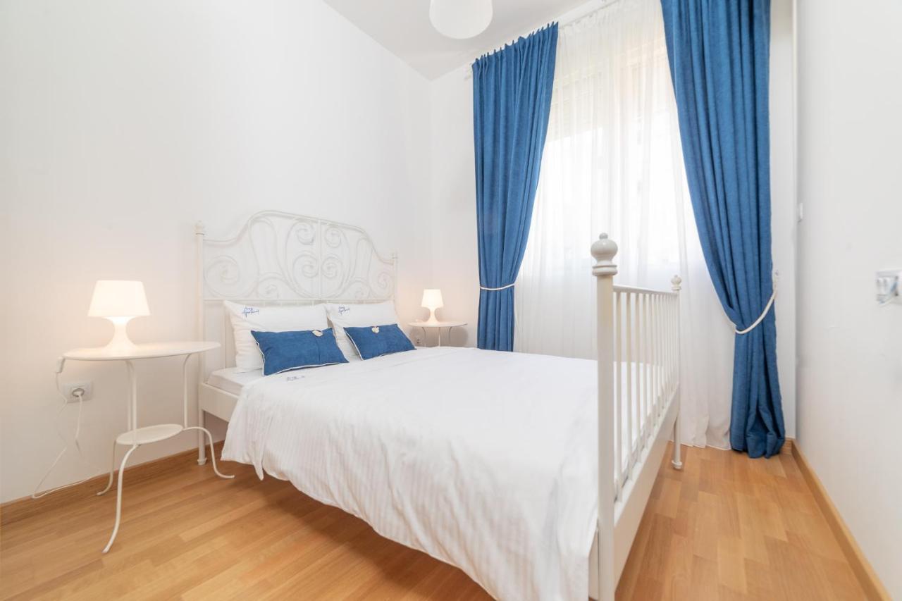Ana'S Apartment Budva Mne Luaran gambar